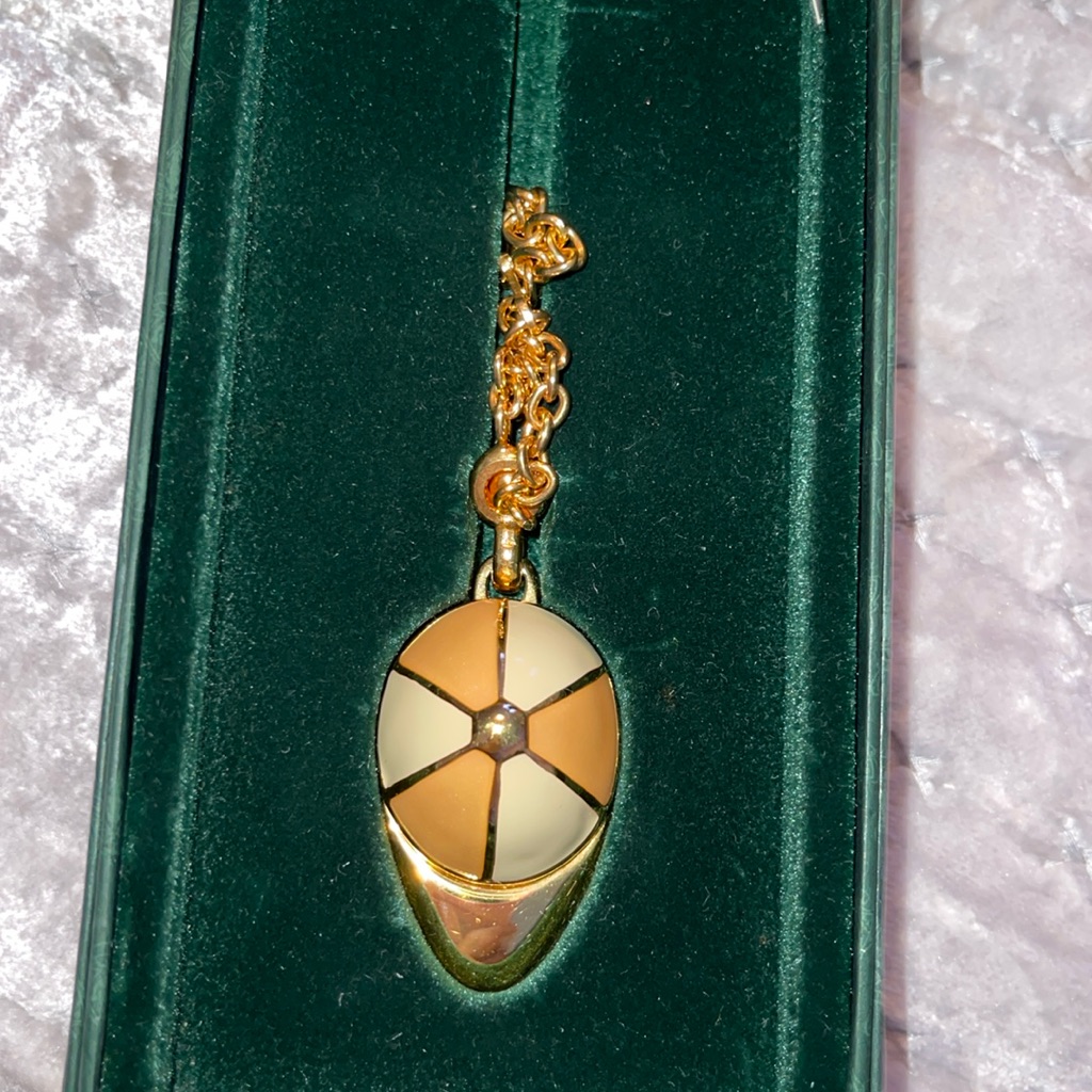 Gucci Charm Excellent Condition Comes With Box